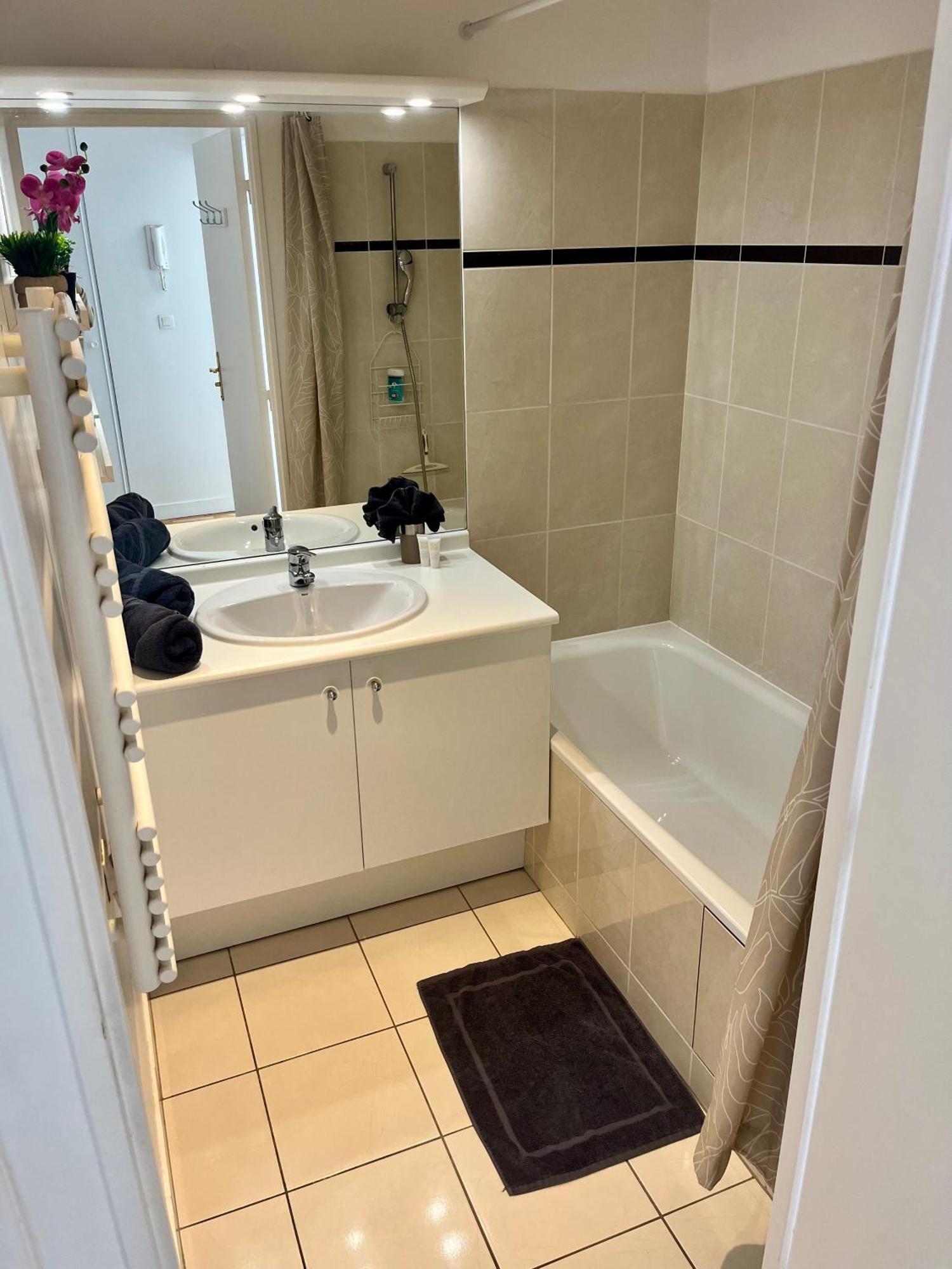 Appartement, Balcon, Parking, 5' Disneyland Montévrain Buitenkant foto